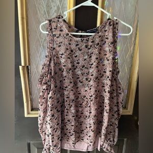 Liek new American eagle cold shoulder floral top
